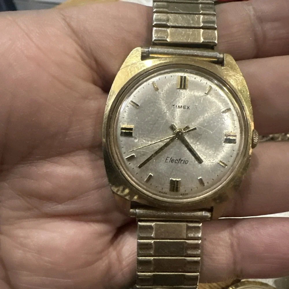 Working Vintage Timex Electic Mens Watch 34mm Quartz New Battery Gold Tone 7.5in